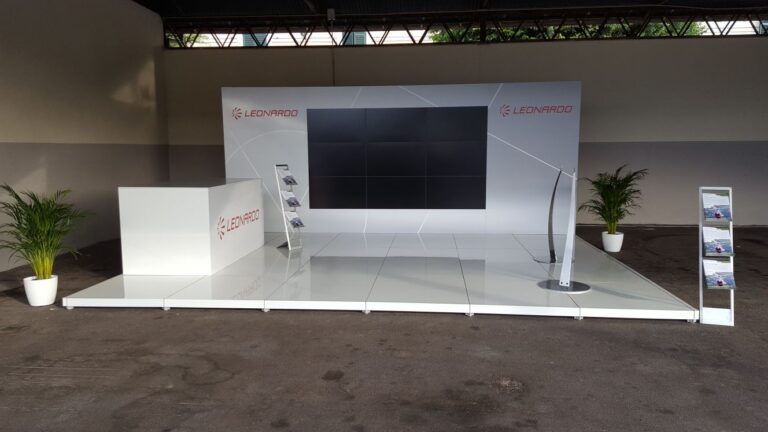 Les stand Leonardo Caserma Macao